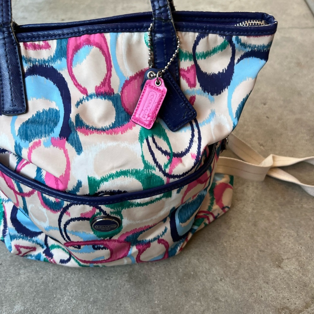 Vintage Coach Blue and Pink Patterned Women’s Blue Pink Large Long Shoulder Bag - Picture 4 of 14